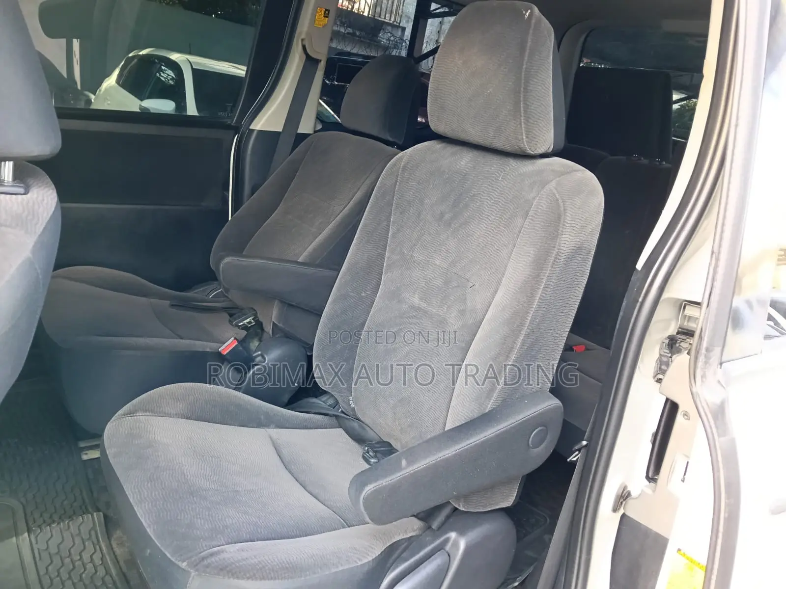 Toyota Noah 2014 White