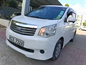 Toyota Noah 2014 White