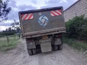 Ashok Leyland 2518 Tipper 2013 White