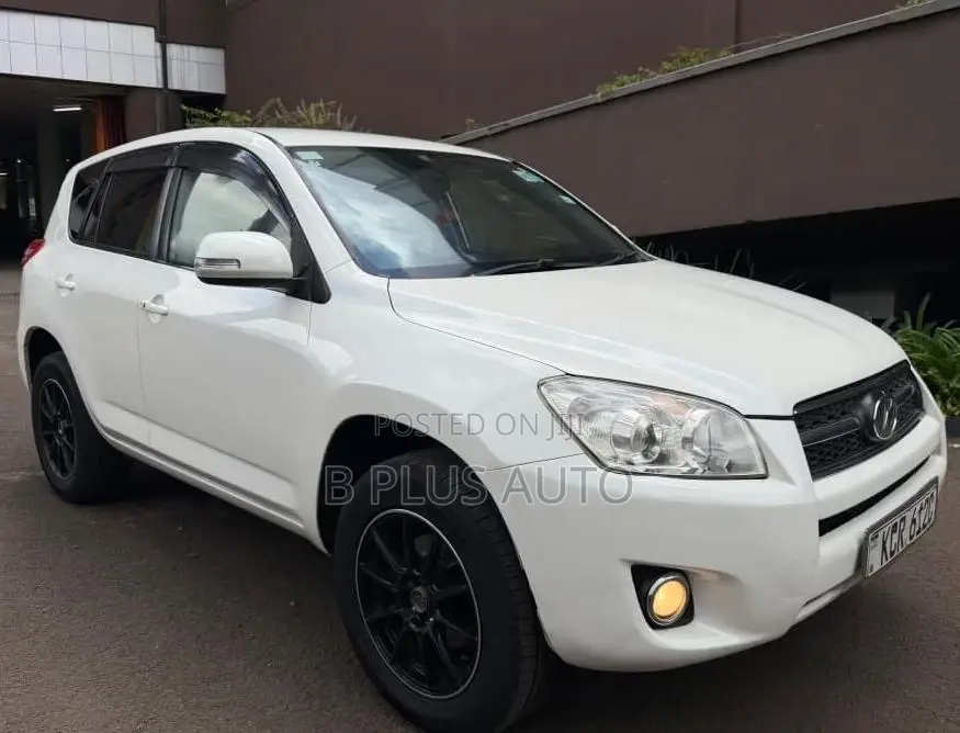 Toyota RAV4 2012 White
