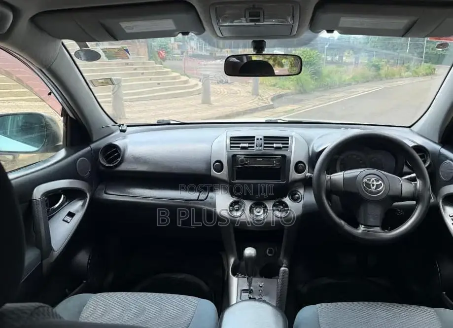 Toyota RAV4 2012 White