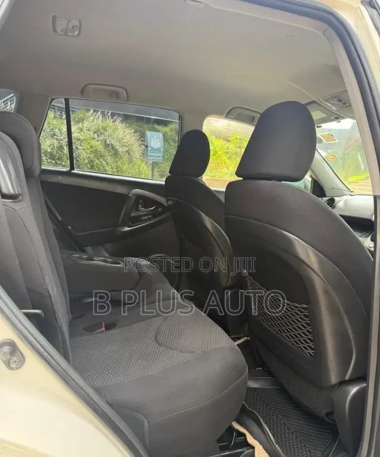 Toyota RAV4 2012 White
