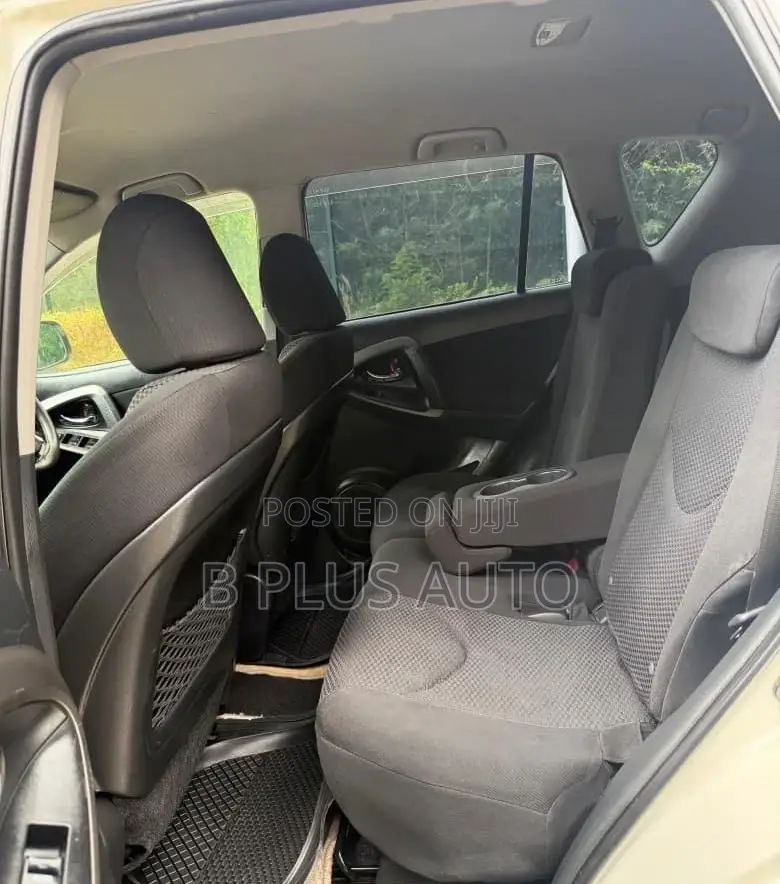 Toyota RAV4 2012 White