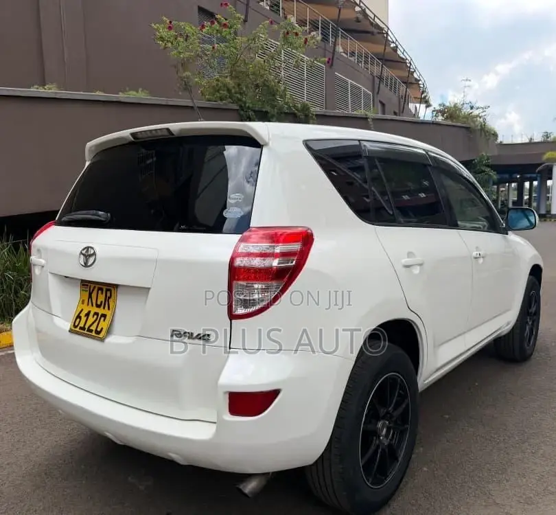 Toyota RAV4 2012 White