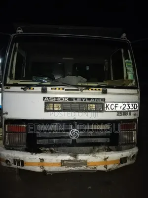 Ashok Leyland 2518 Tipper 2013 White
