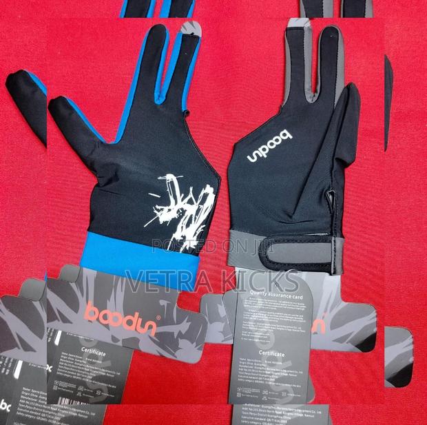 Pool Table Gloves - Premium Billiard Accessories