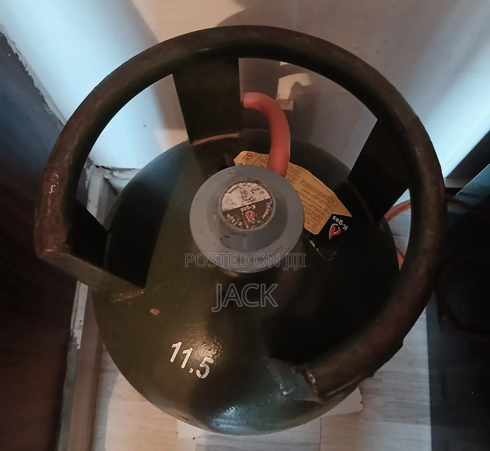 Empty 13kg Kgas Regulator and Pipe