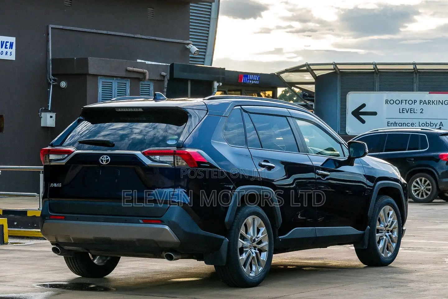 Toyota RAV4 2020 Blue