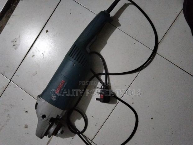 Bosch Angle Grinder, Likely a 9-Inch (230mm) Model.