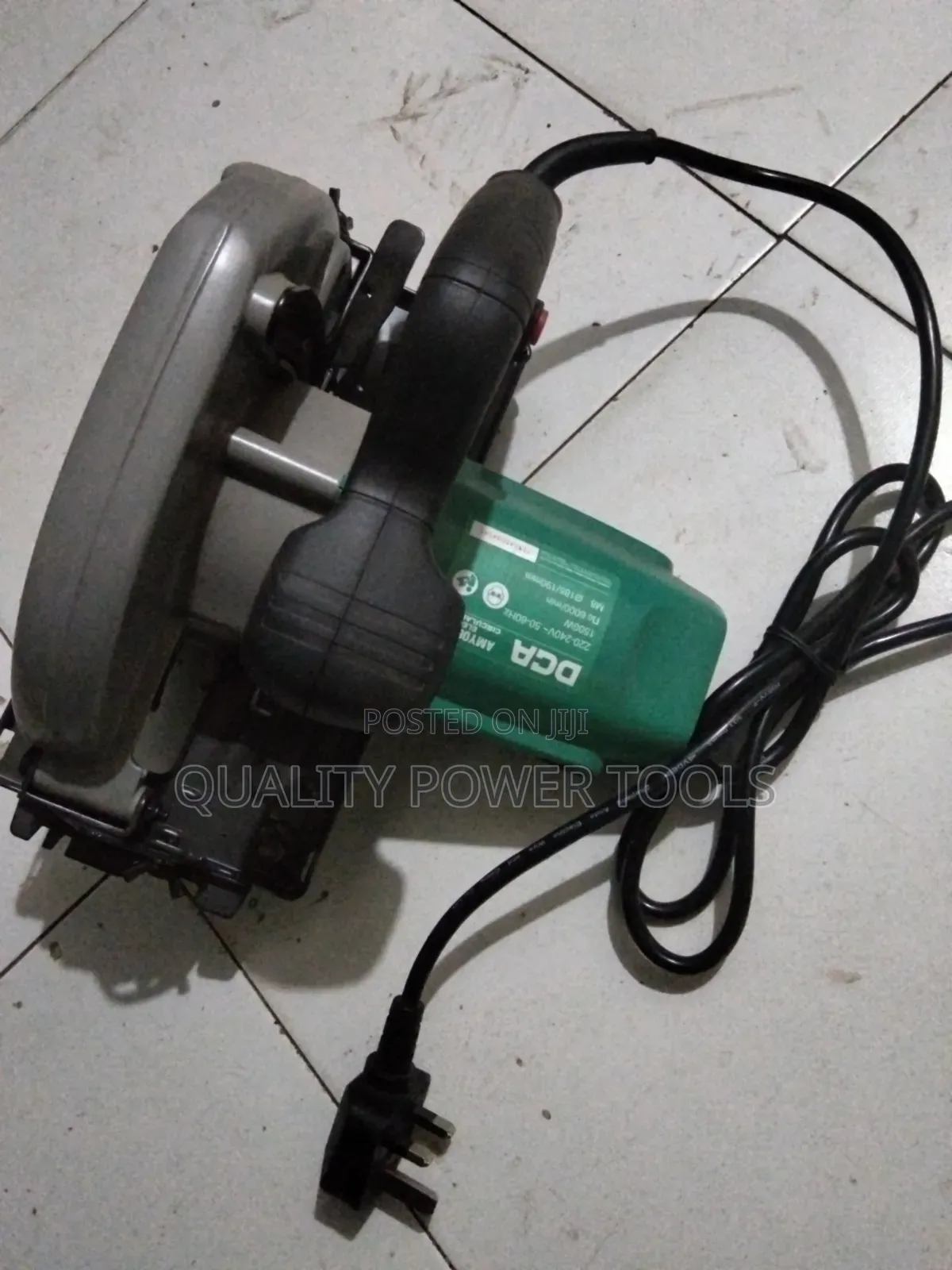 Dca Amy02-185 Electric Circular Saw.