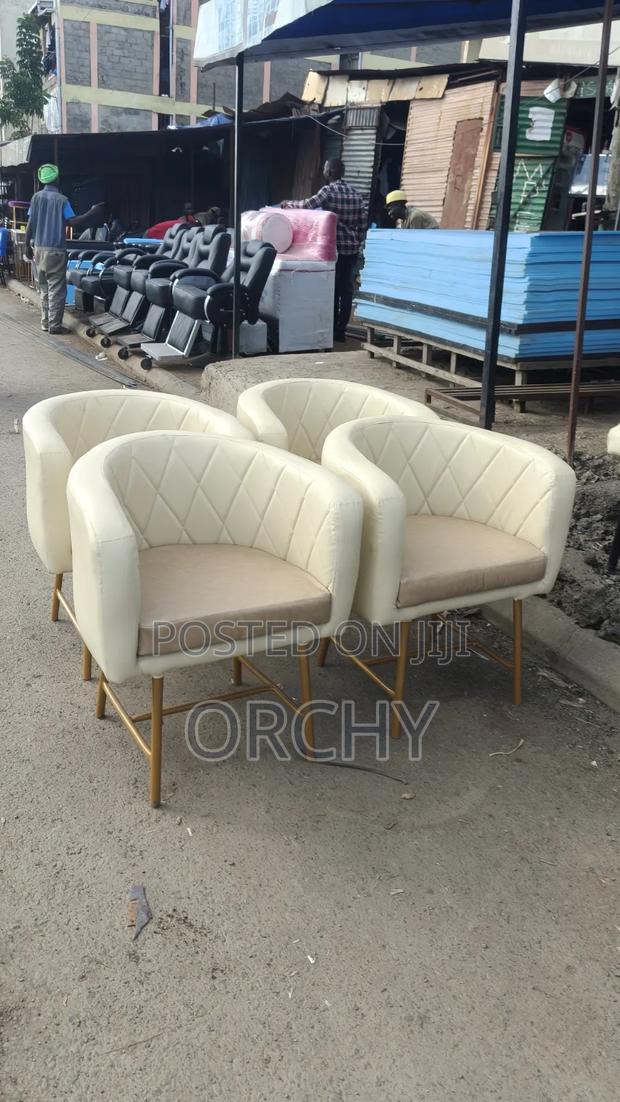 Modern Manicure Seats - main view