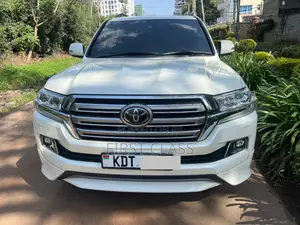 Toyota Land Cruiser 4.6 V8 ZX 2018 White