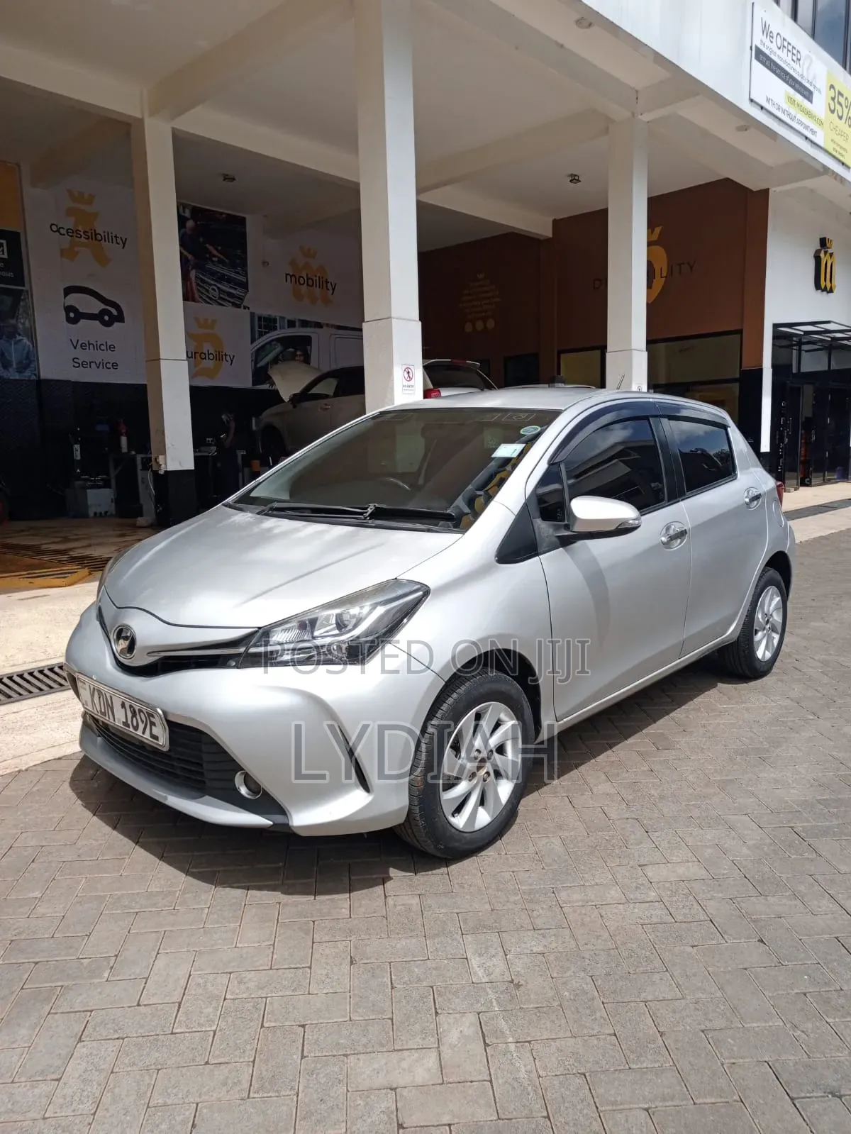 Toyota Vitz 2016 Silver