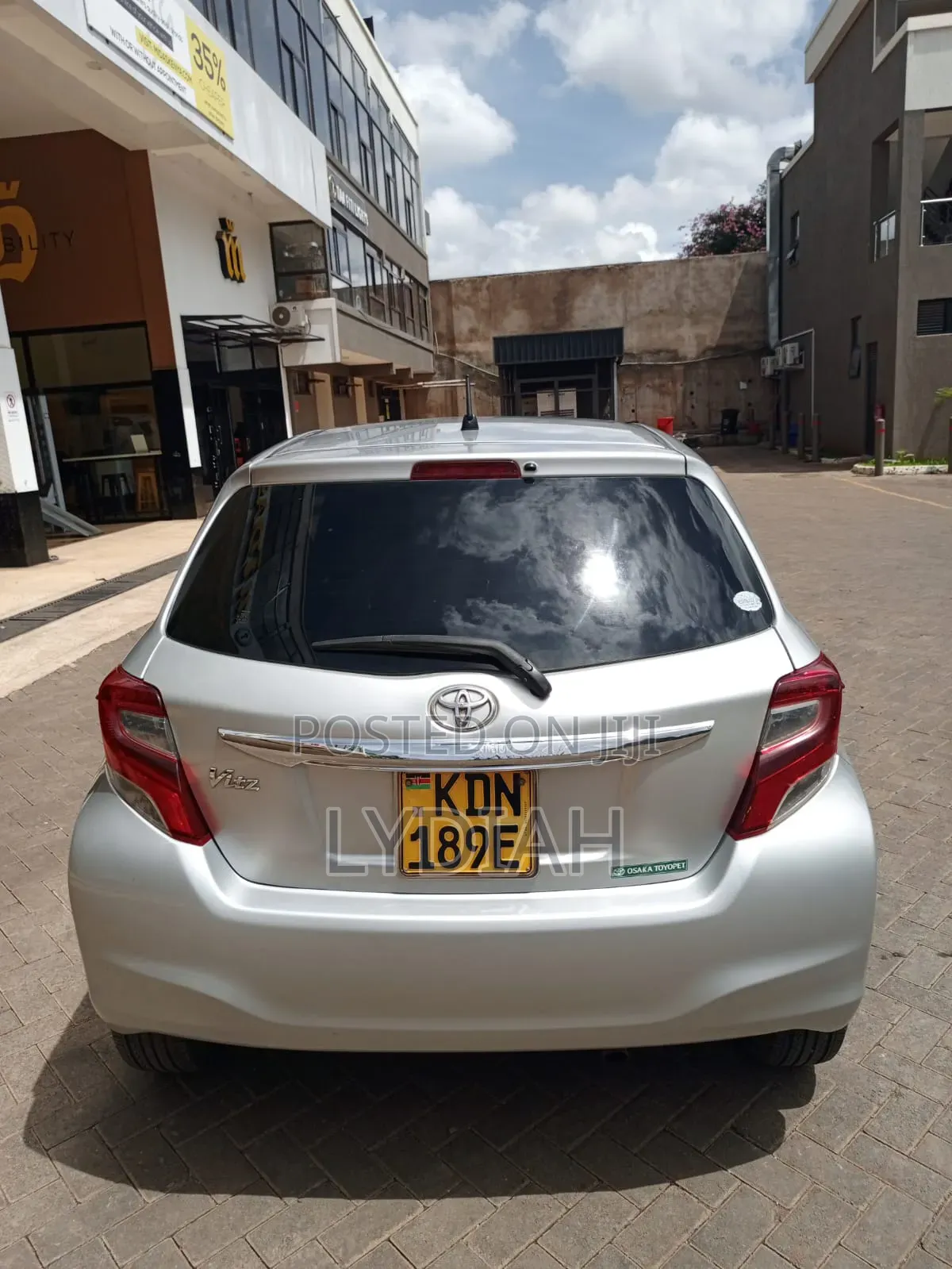 Toyota Vitz 2016 Silver