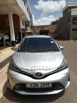 Toyota Vitz 2016 Silver