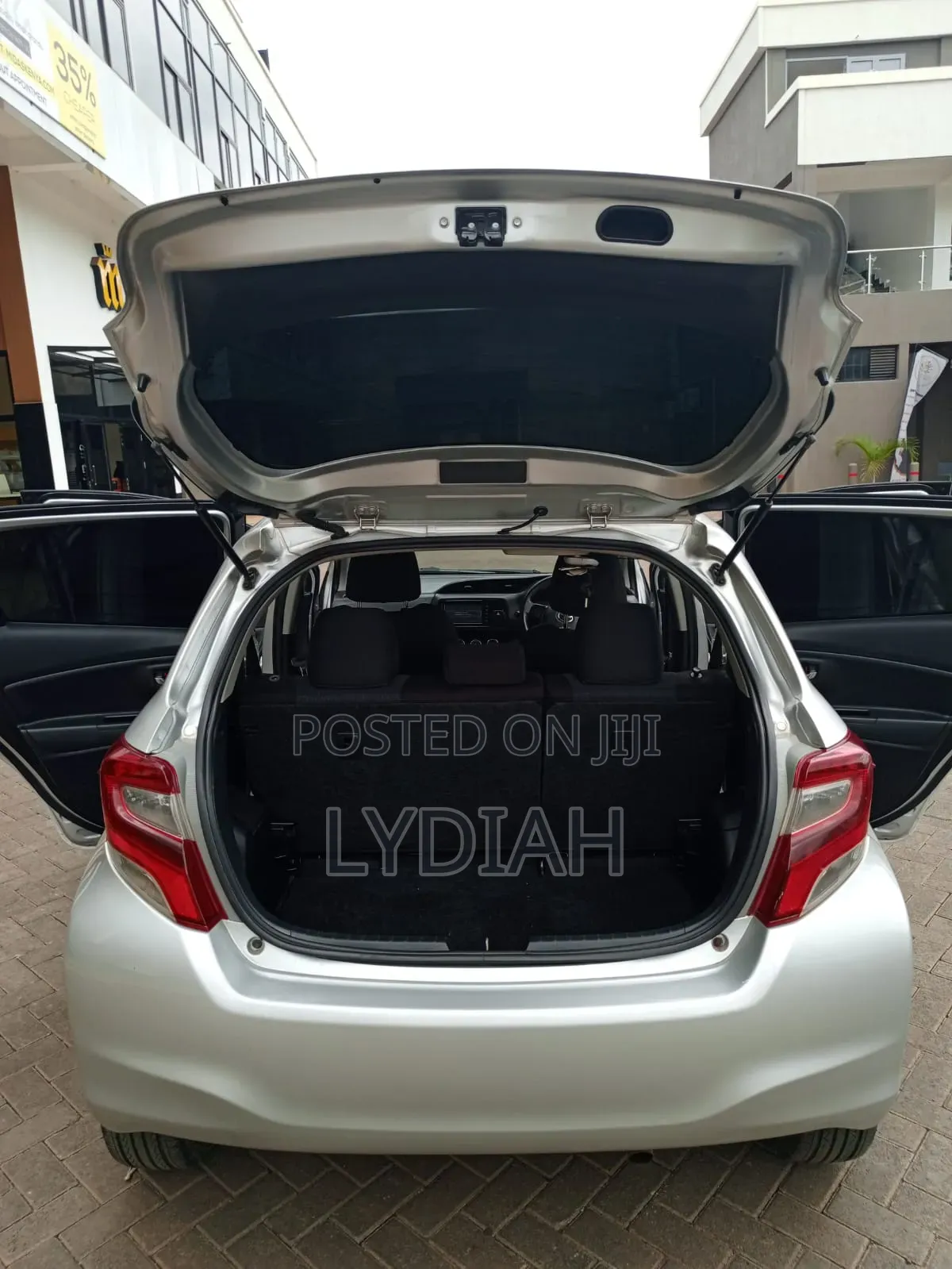Toyota Vitz 2016 Silver