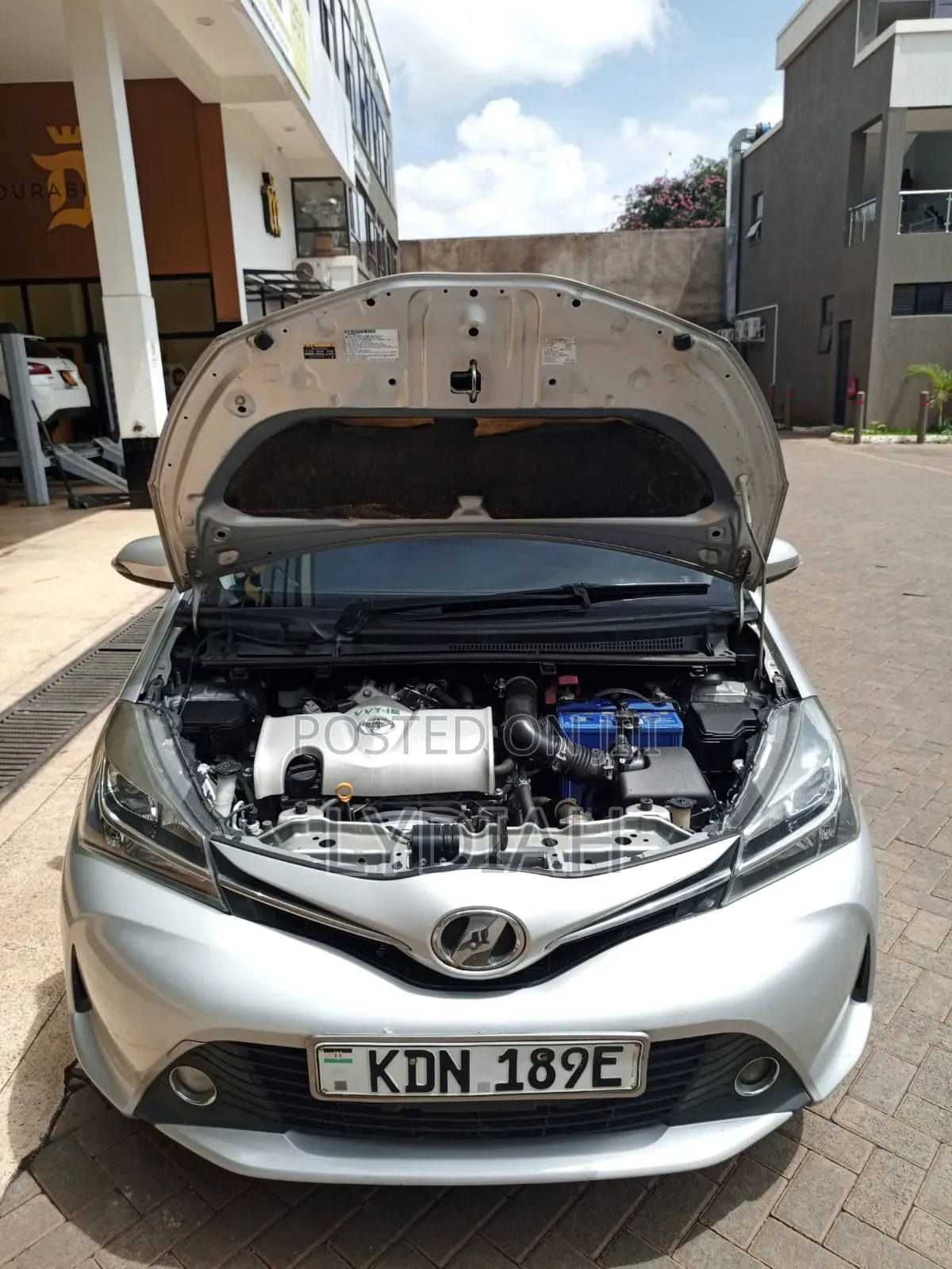 Toyota Vitz 2016 Silver