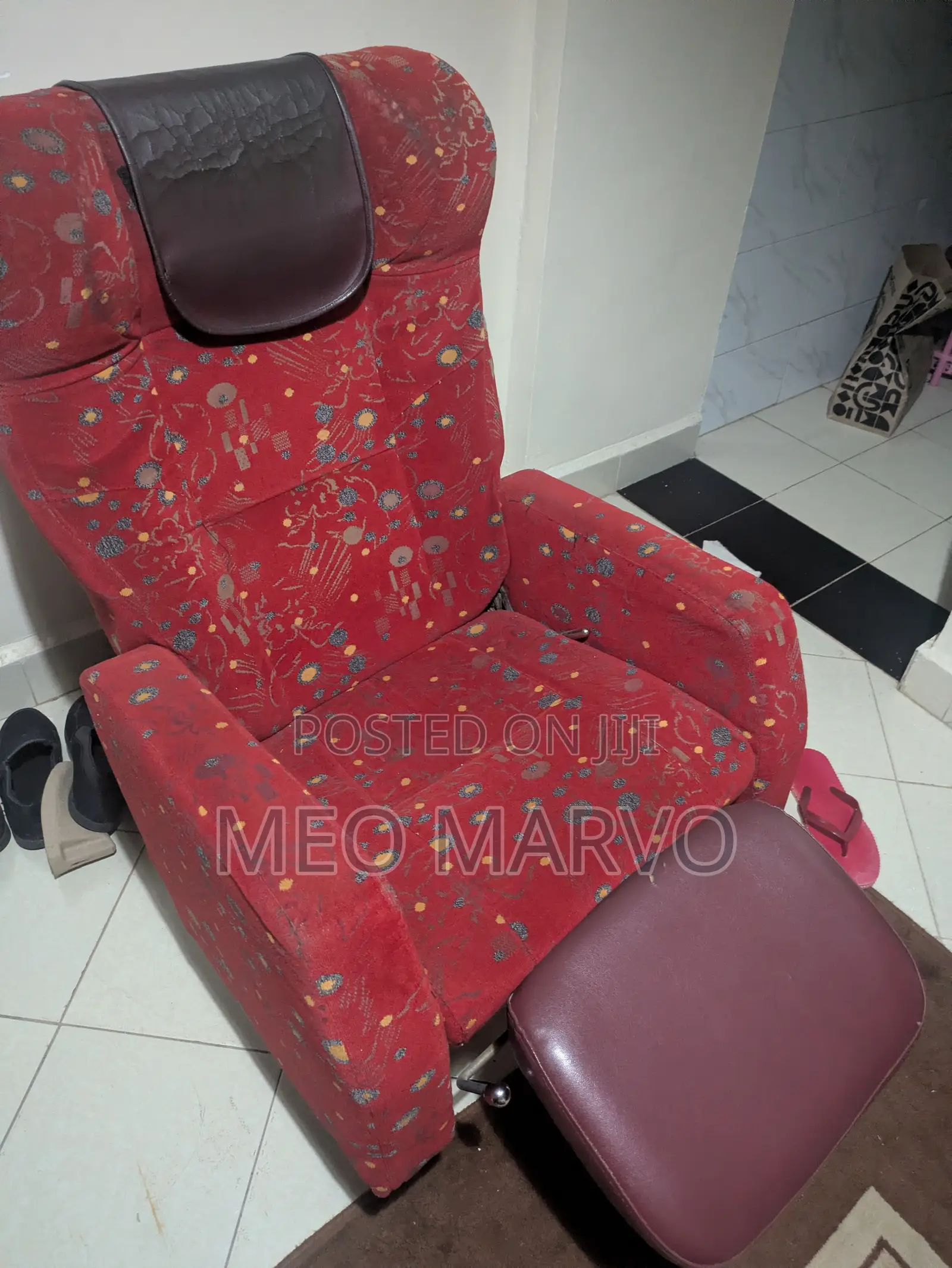 Cheap Manual Recliner Seat (Single Seater) – Ideal for Reupholstery /