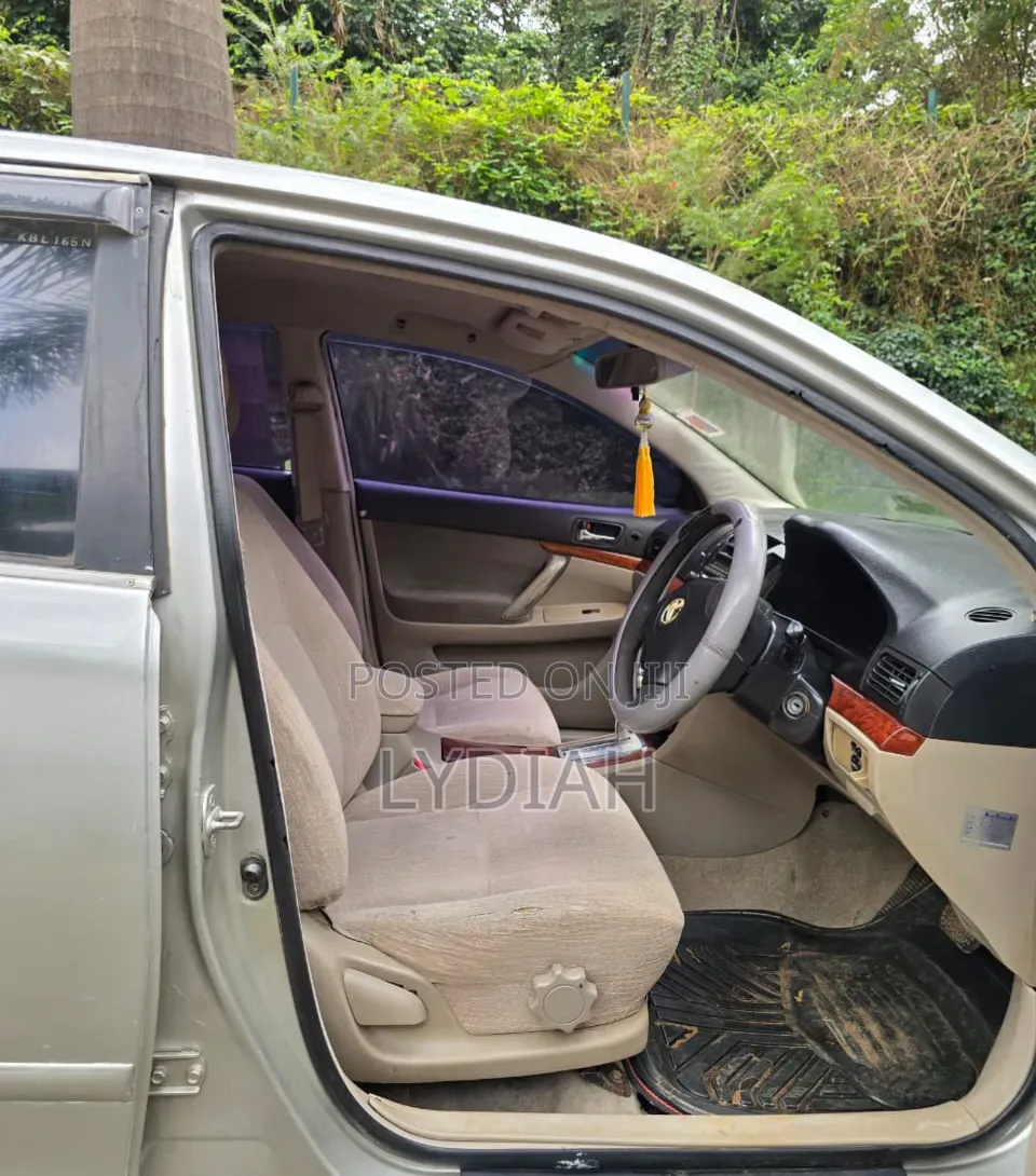 Toyota Premio 2005 Silver