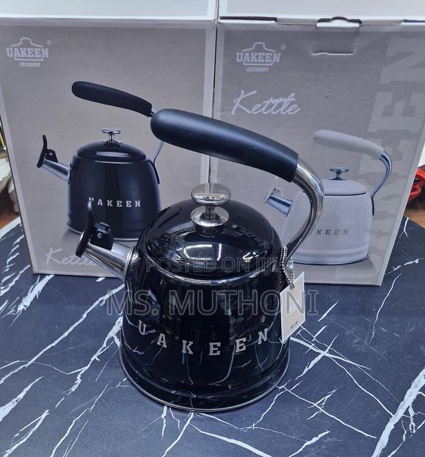 3.5 L High Quality Retro Whistling Kettle With Induction Cooktop - thumbnail 4