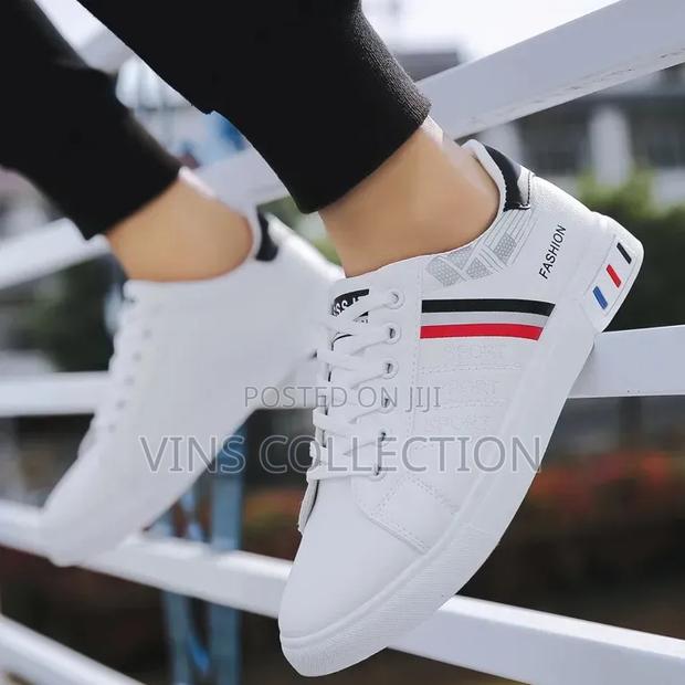 Classic Fashion Casuals - thumbnail 2