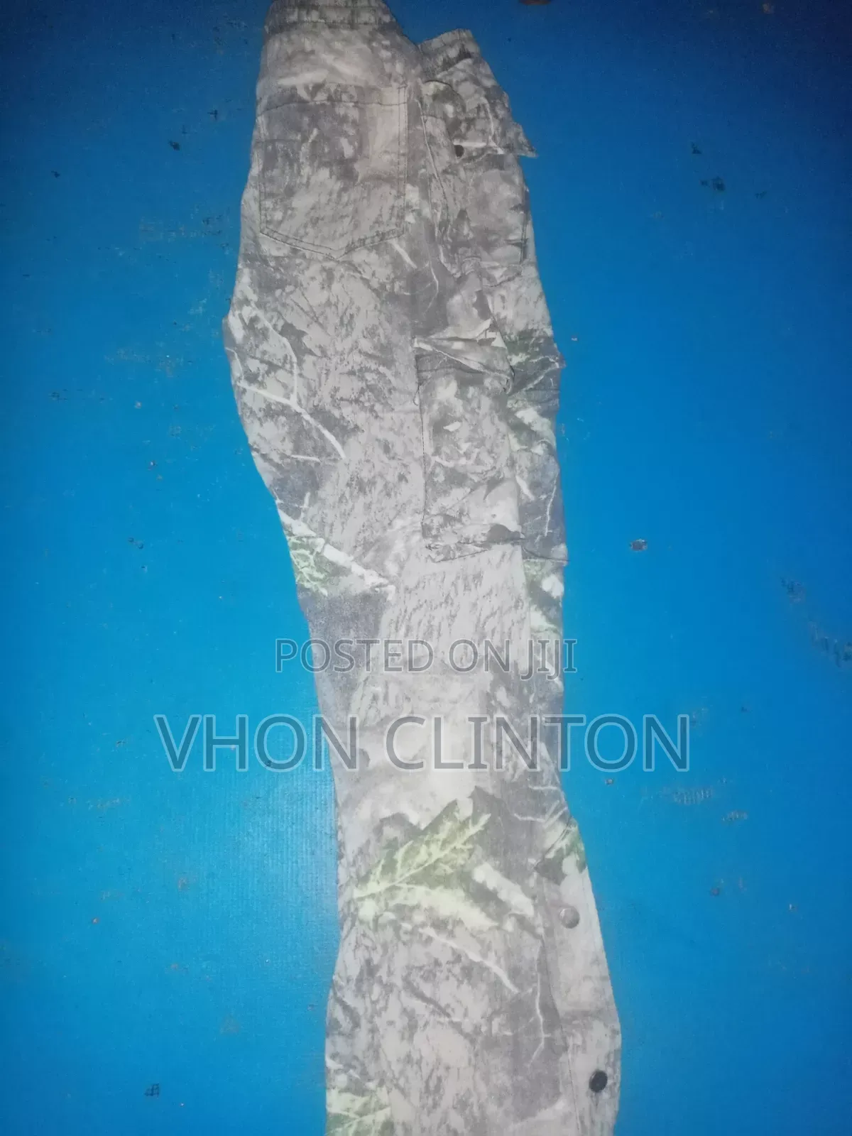 Khaki Cargo Pants Size. L 8/10