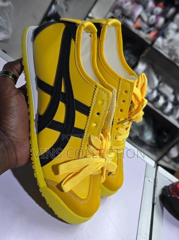 Classic Tiger Ladies Shoes - main view