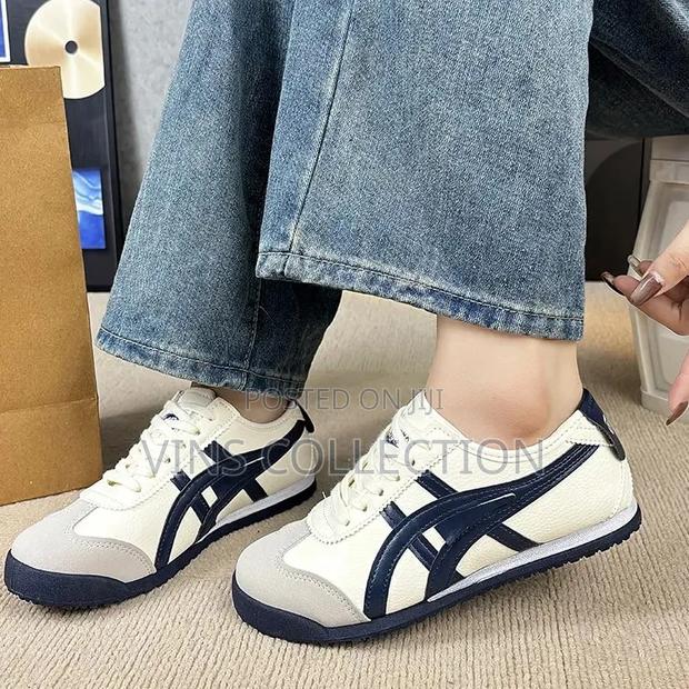 Classic Tiger Ladies Shoes - thumbnail 3
