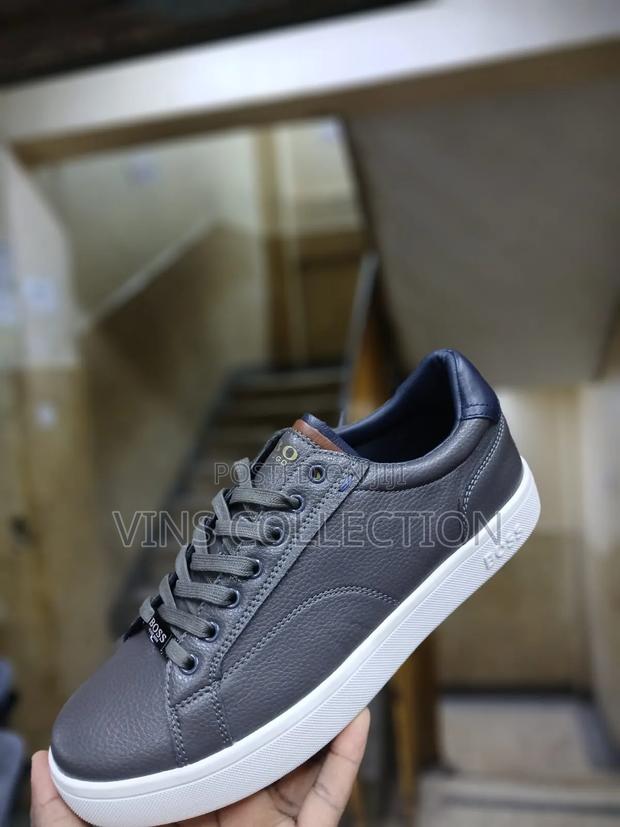 Boss Casuals - thumbnail 3