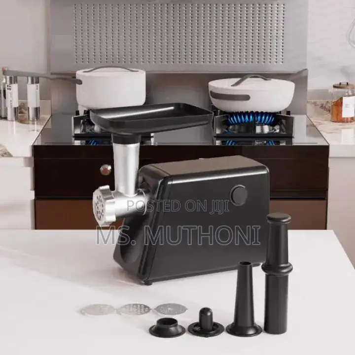 Boma Bm-384 Electric Meat Grinder With a Black Housing and S.Steel