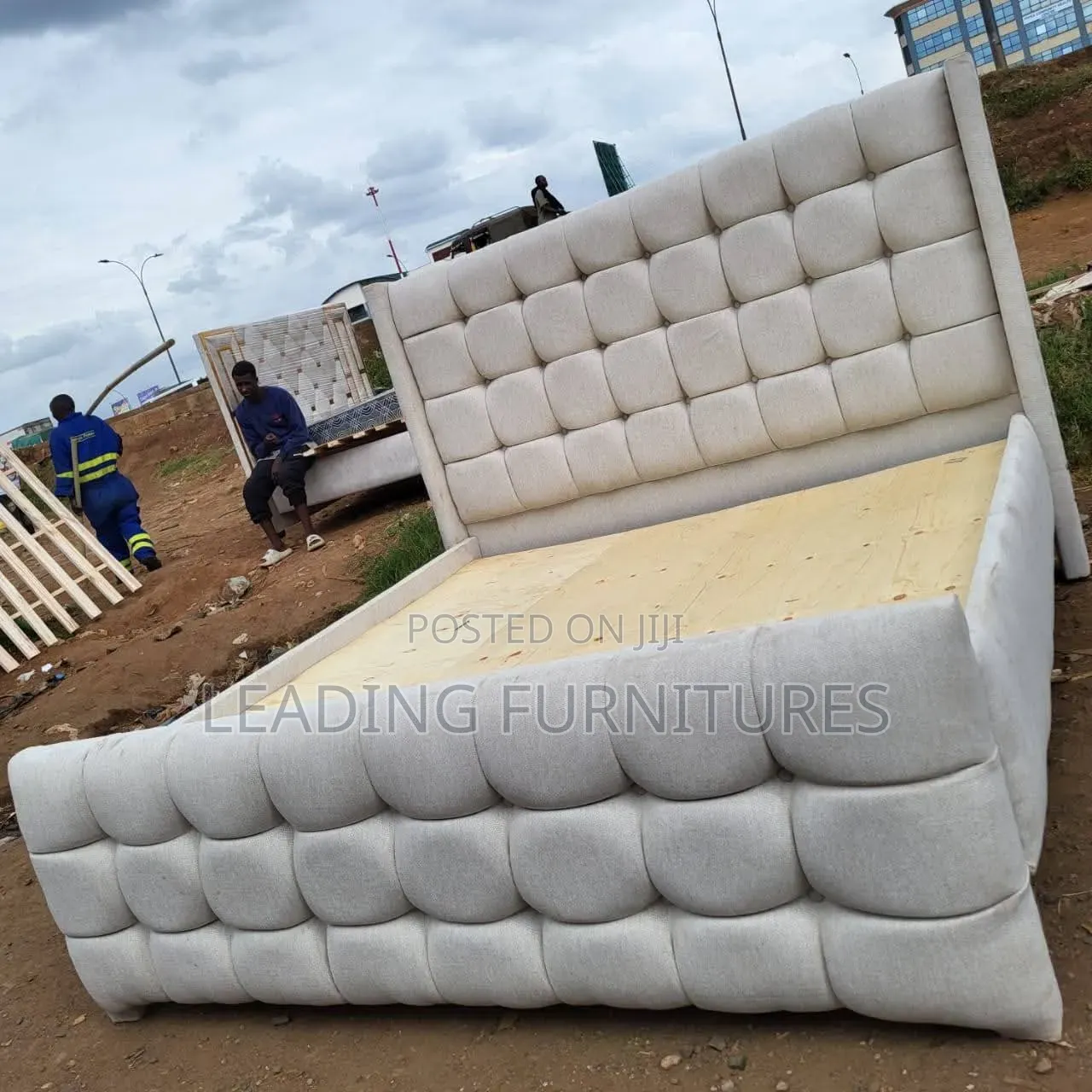 6x6 Harsh White Bed Chester