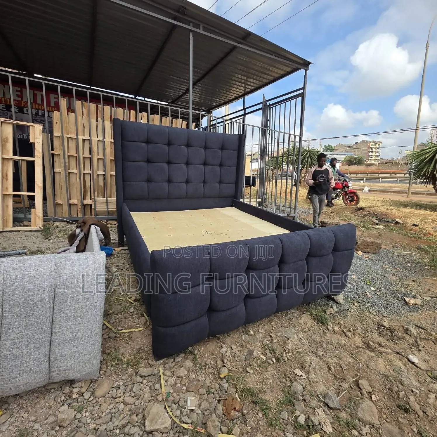 Chester King Size 5x6 Color Black