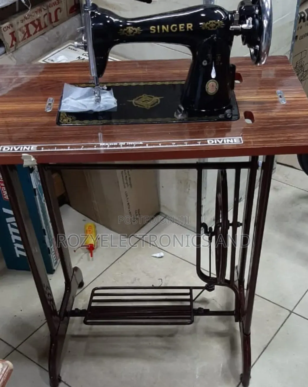 Singer Sewing Machine+Imported Table