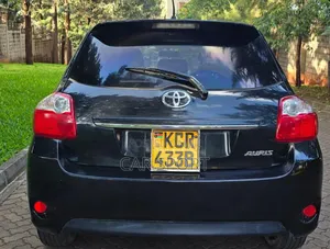Toyota Auris 2011 Black