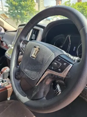 Toyota Crown 2016 Black