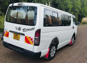 Toyota HiAce 2014 White