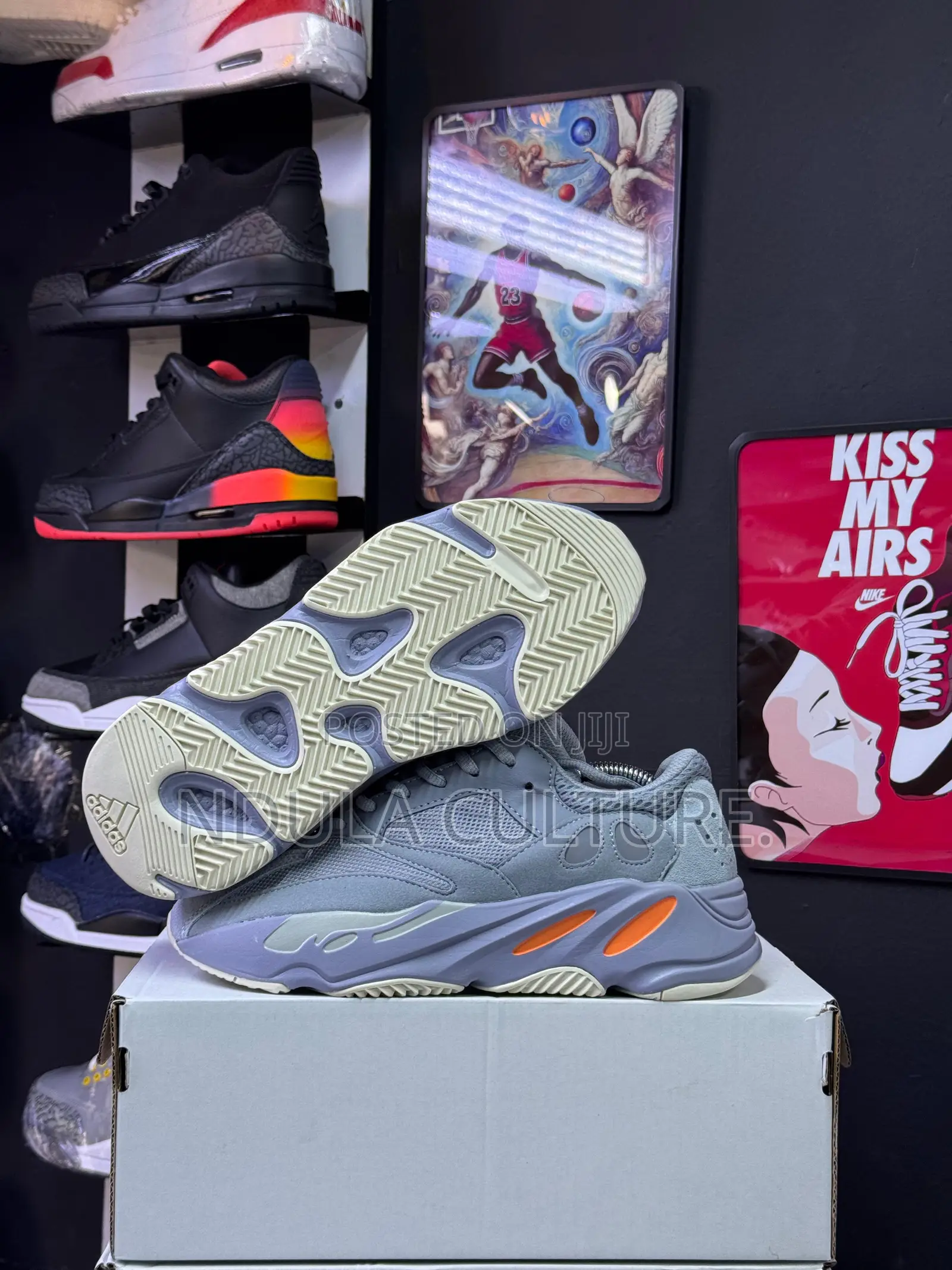 Yeezy Boost 700v2