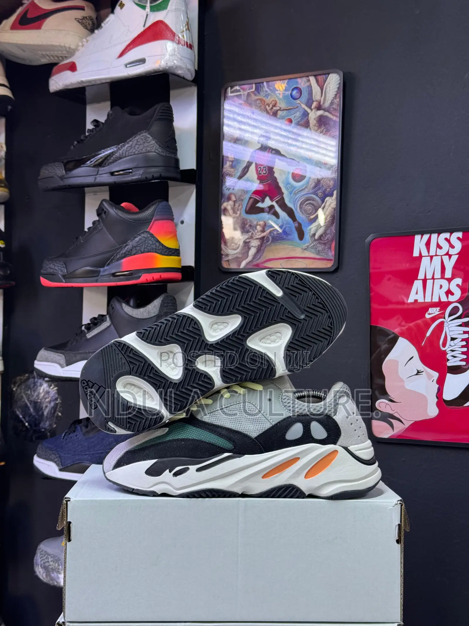 Yeezy Boost 700v2