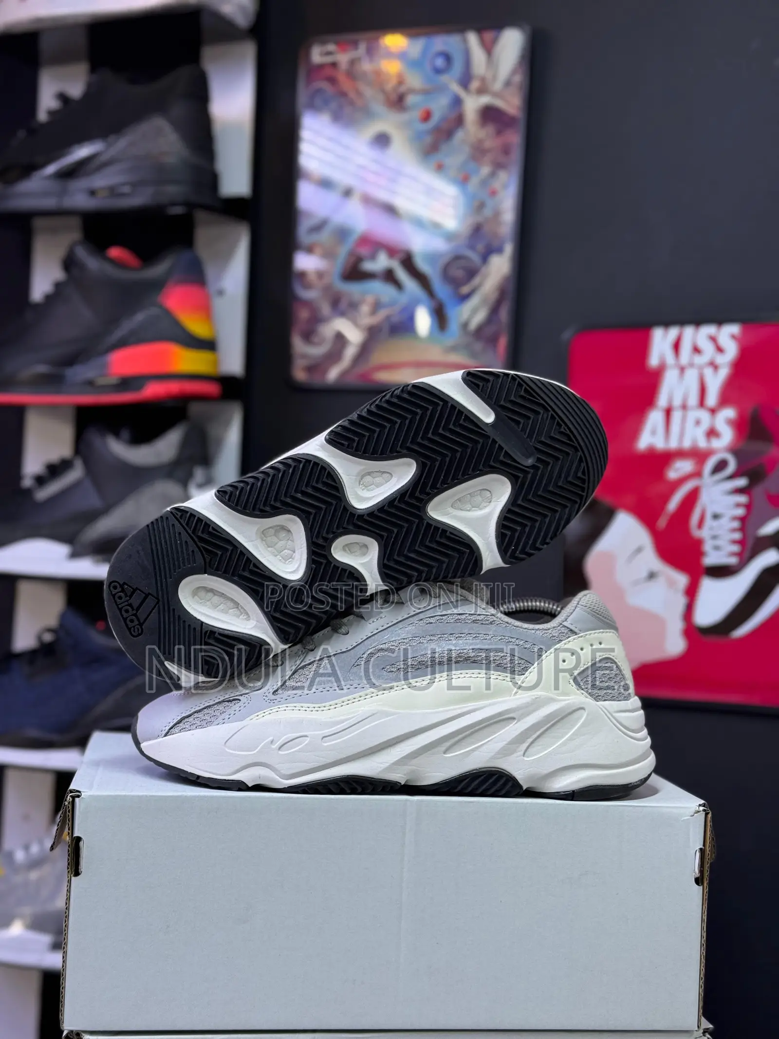 Yeezy Boost 700v2
