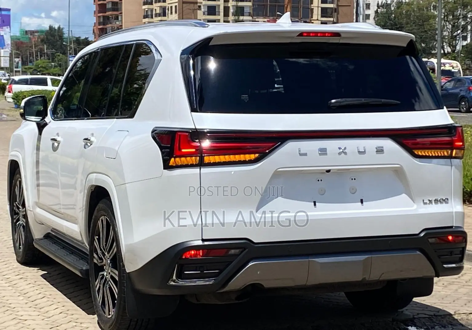 Lexus LX 2022