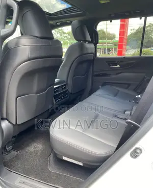 Lexus LX 2022
