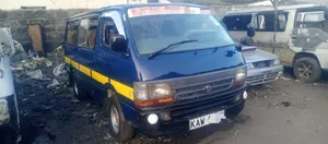 Toyota HiAce 1999 Blue