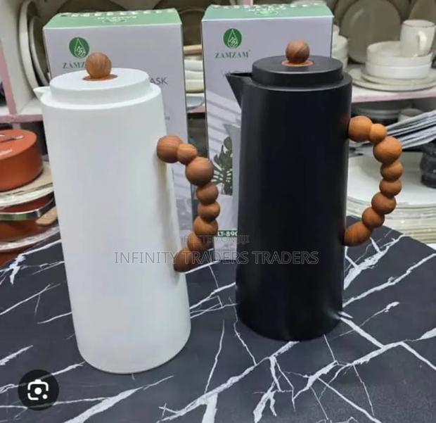 Vacuum Flask 
Capacity: 1000ml