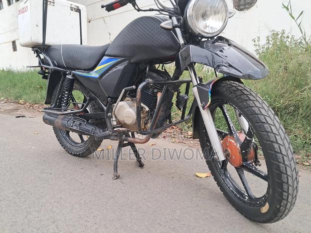 Honda CB 2025 Blue