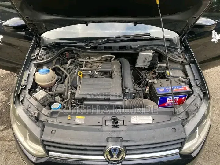 Volkswagen Polo 2015 Black