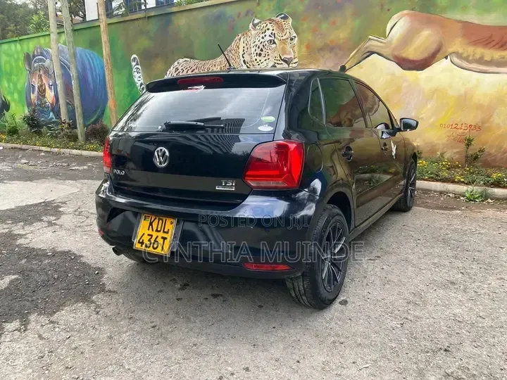 Volkswagen Polo 2015 Black