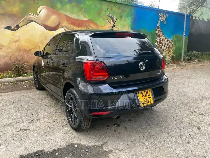 Volkswagen Polo 2015 Black