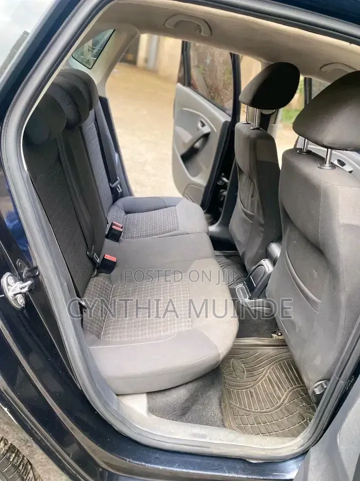 Volkswagen Polo 2015 Black