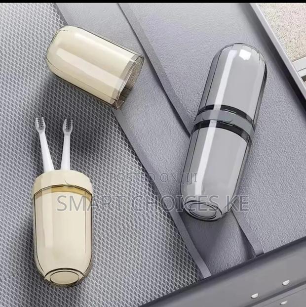 Bigger Portable Travel Toothbrush Holder With 4 Cups - thumbnail 2