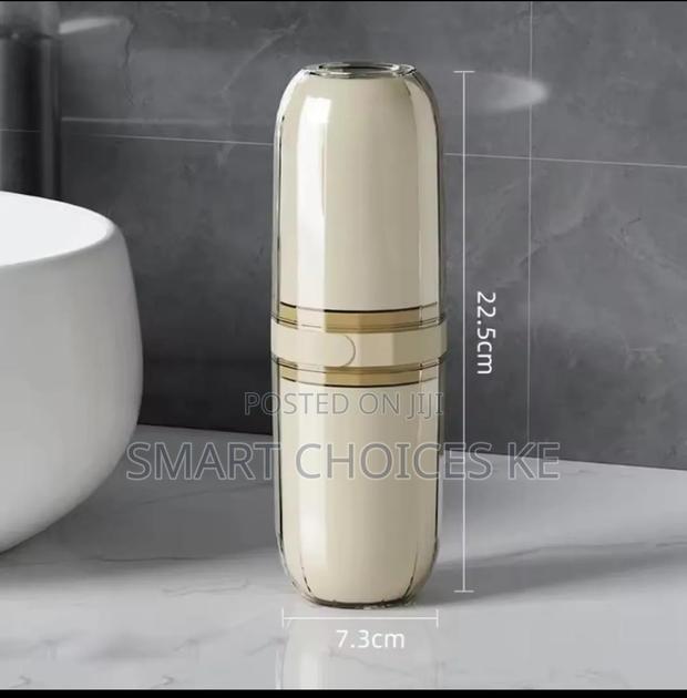 Bigger Portable Travel Toothbrush Holder With 4 Cups - thumbnail 9
